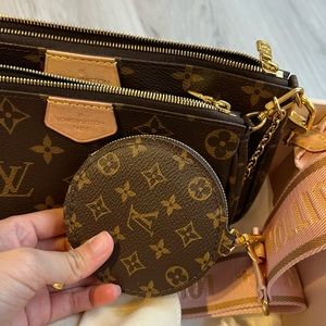 LV Multi Pochette, like new 99% full box, tag, dust bag.